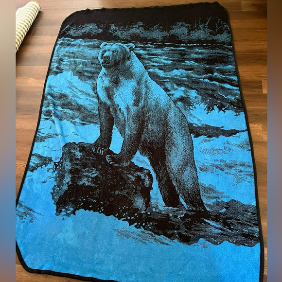 SAN MARCOS vintage grizzly reversible blanket !56x88 approx - Picture 1 of 2